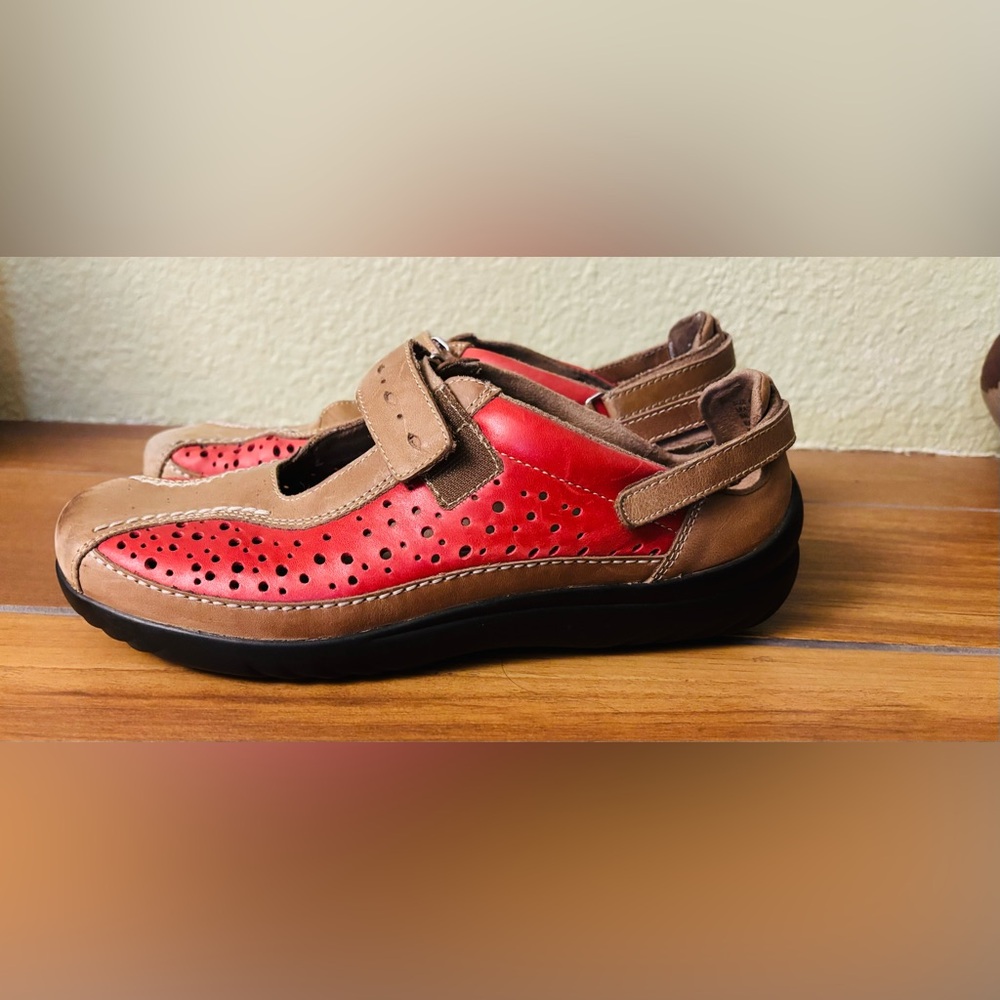 Klogs Strada Red & Tan Mary Jane Leather Shoes Size 8